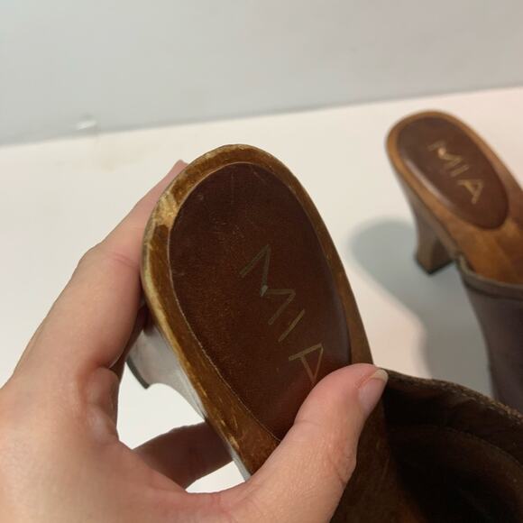 MIA Brown Leather Wooden Heel Mule Clogs Size 7 - Picture 3 of 8